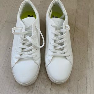 Womens Thousand Fell sneakers